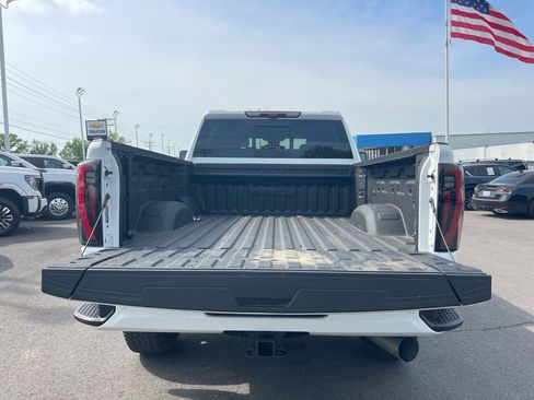 Used 2024 GMC Sierra 2500 AT4 w/ AT4 Premium Plus Package image 32