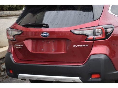 Used 2023 Subaru Outback Limited image 29