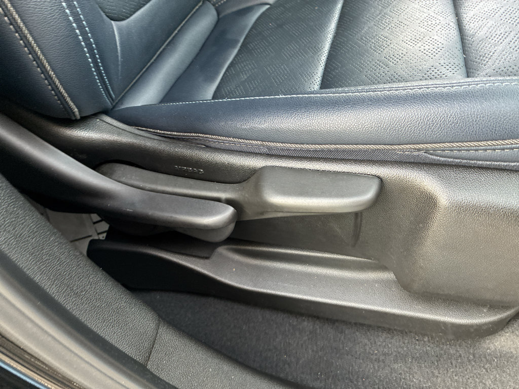 Used 2023 Chevrolet Bolt EUV LT w/ Convenience Package FWD image 51