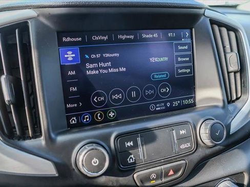 Used 2023 GMC Terrain SLT image 17