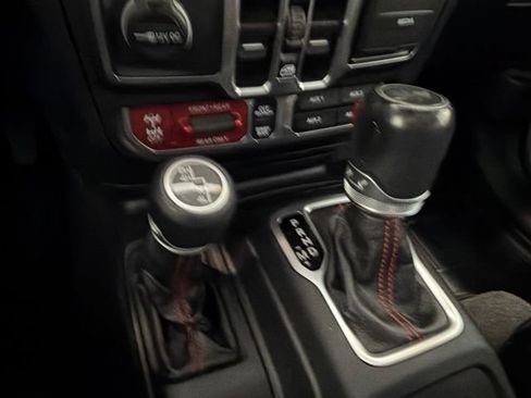 Used 2021 Jeep Wrangler Unlimited Rubicon AWD/4WD image 26