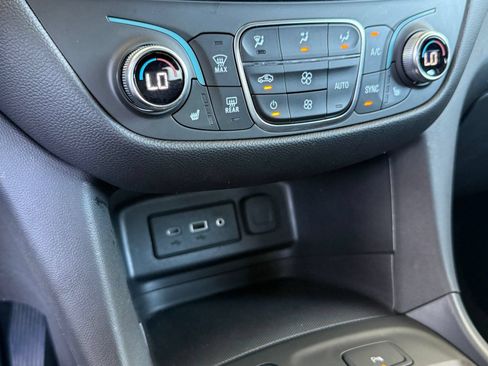 Used 2024 Chevrolet Equinox LT FWD image 21