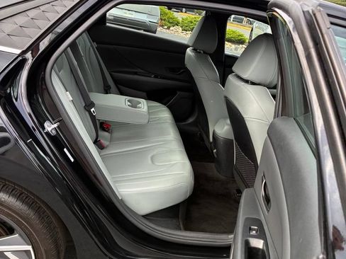 Used 2025 Hyundai Elantra Limited w/ Cargo Package FWD image 21