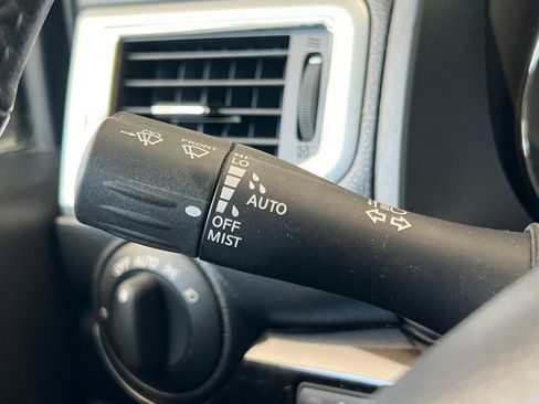 Used 2017 Nissan Titan SV AWD/4WD image 37