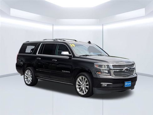 Used 2019 Chevrolet Suburban Premier w/ Premier Plus Edition AWD/4WD image 8