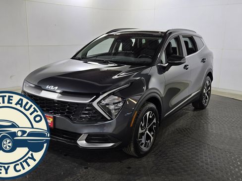 Used 2023 Kia Sportage EX w/ EX Premium Package image 3