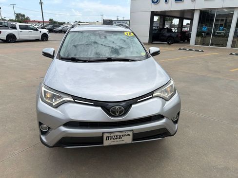 Used 2018 Toyota RAV4 XLE FWD image 4