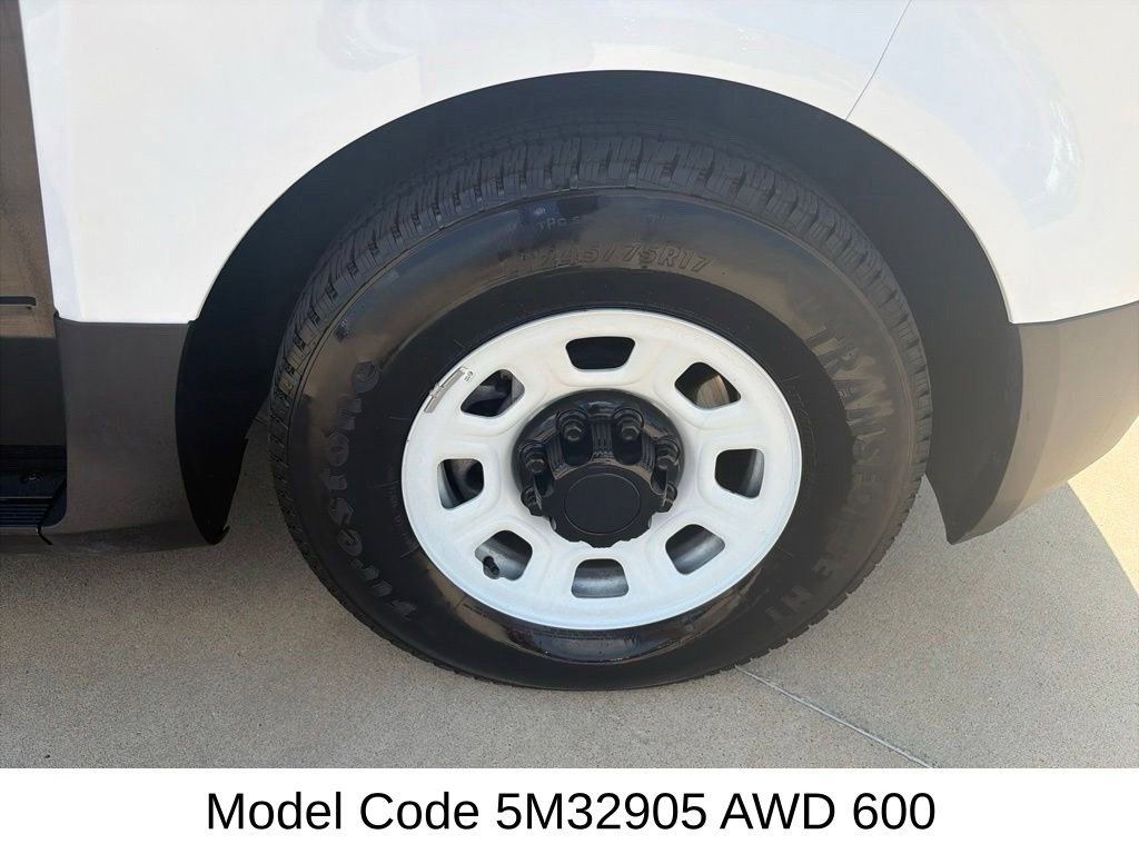 Used 2024 Chevrolet Brightdrop 600 w/ Commercial Equipment Package AWD/4WD image 16