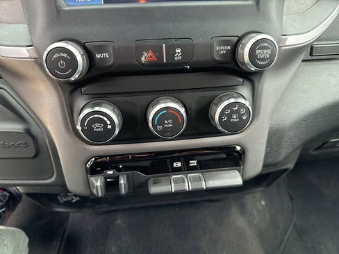 Used 2024 RAM 2500 Big Horn image 24