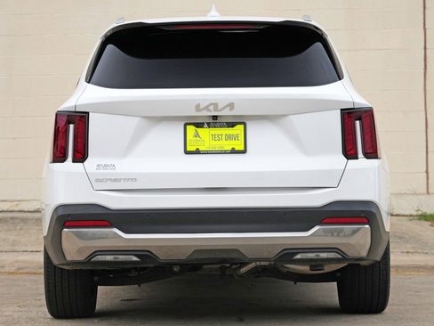 Used 2025 Kia Sorento EX w/ Panoramic Sunroof Package FWD image 10