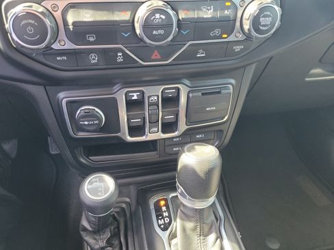 Used 2023 Jeep Wrangler Unlimited Sport AWD/4WD image 27