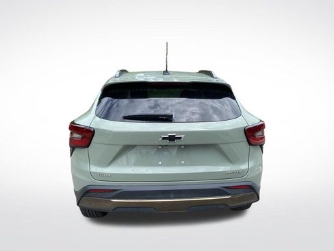 Used 2025 Chevrolet Trax ACTIV w/ Sunroof Package FWD image 6
