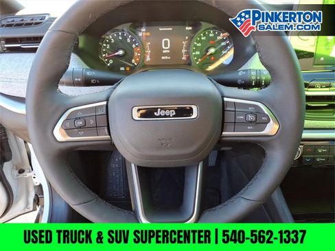 Used 2025 Jeep Compass Latitude image 19