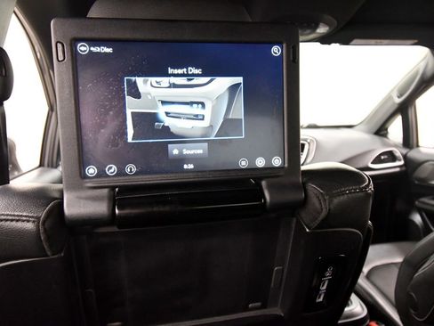 Used 2020 Chrysler Pacifica Touring-L w/ Advanced Safetytec Group AWD/4WD image 18