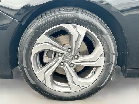 Used 2018 Honda Accord EX image 30
