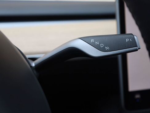 Used 2023 Tesla Model Y AWD image 32