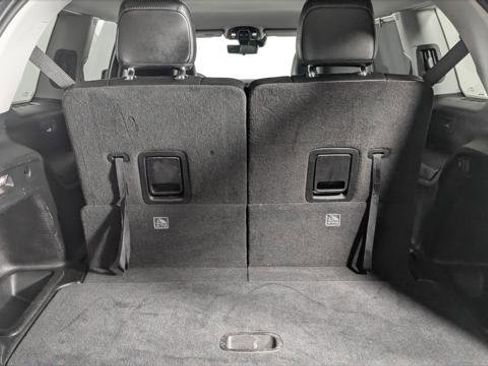 Used 2023 Jeep Grand Cherokee L Limited w/ Luxury Tech Group II image 15