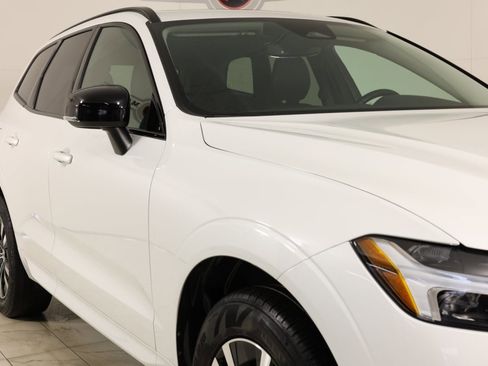 Used 2024 Volvo XC60 T8 Core image 39