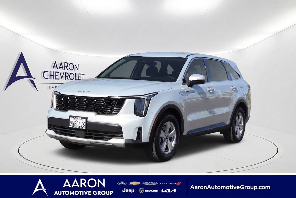 Used 2026 Kia Sorento LX FWD image 1