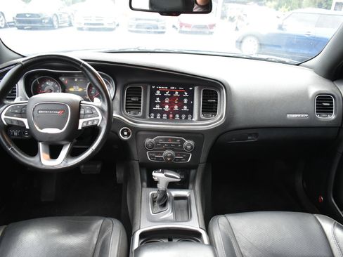 Used 2017 Dodge Charger R/T w/ Premium Group image 15