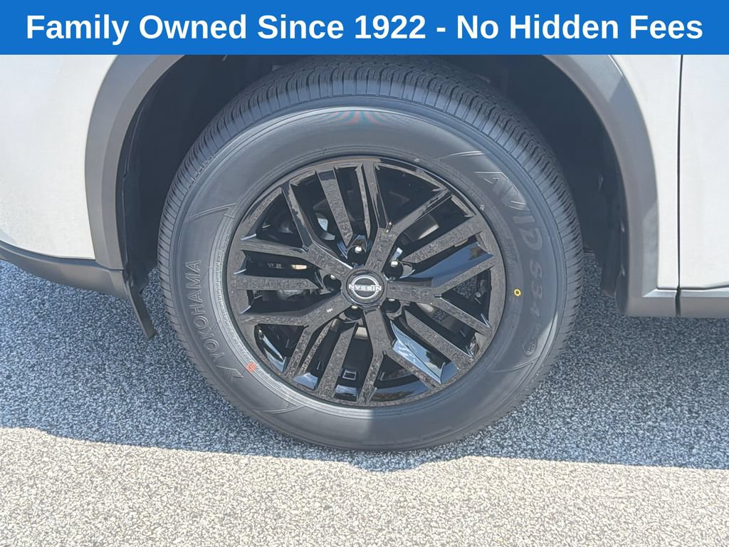 Used 2024 Nissan Rogue S AWD/4WD image 11