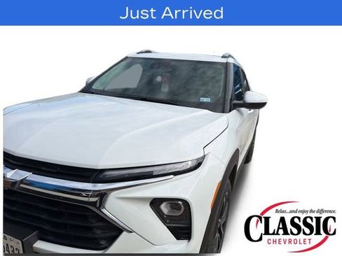 Used 2024 Chevrolet TrailBlazer LT w/ LT Cold Weather Package image 3