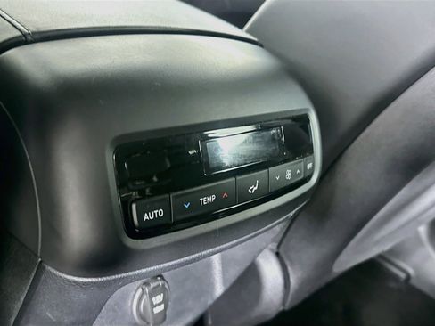 Used 2025 Hyundai Palisade SEL FWD image 28