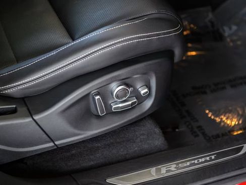 Used 2018 Jaguar F-PACE R-Sport image 46