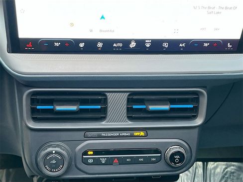 Used 2025 Ford Maverick Lobo image 16