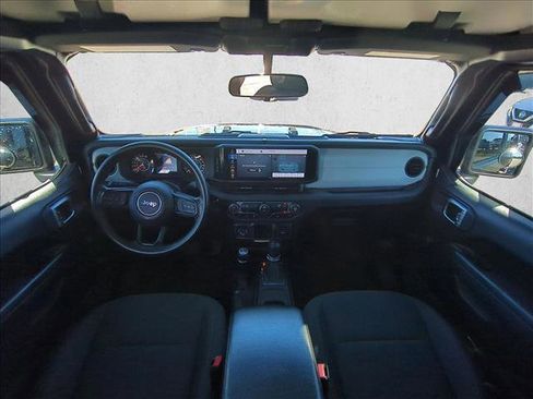 Used 2024 Jeep Gladiator Sport image 16