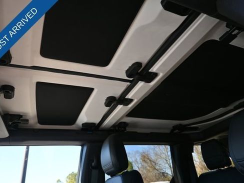 Used 2024 Ford Bronco Wildtrak image 21