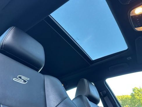 Used 2023 Chrysler 300 S image 17