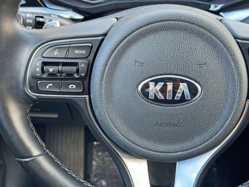Used 2020 Kia Niro EX Premium FWD image 21