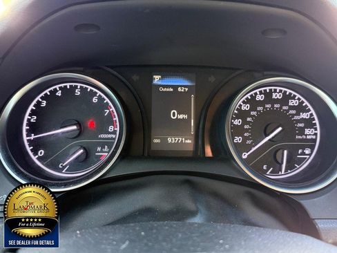 Used 2018 Toyota Camry LE image 12