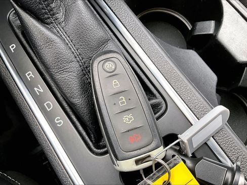 Used 2019 Ford Escape Titanium FWD image 16