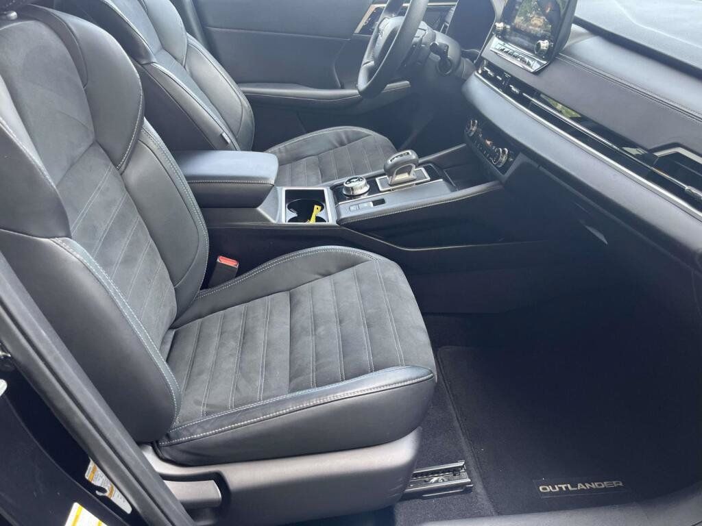 Used 2022 Mitsubishi Outlander SE AWD/4WD image 22