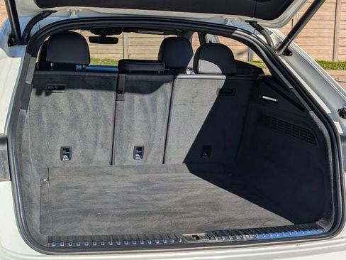 Used 2020 Audi Q8 Premium w/ Black Optic Package image 25