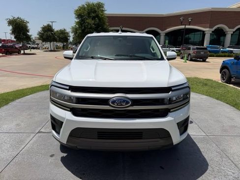 Used 2024 Ford Expedition XLT RWD image 2