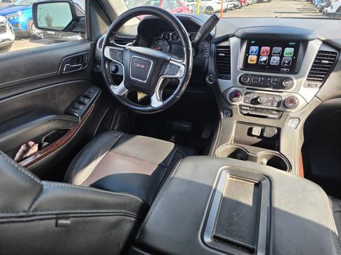 Used 2019 GMC Yukon XL SLT AWD/4WD image 16