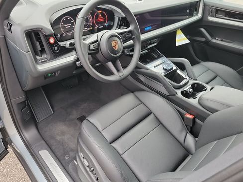 Used 2026 Porsche Cayenne AWD/4WD image 24
