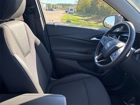 Used 2024 Buick Encore GX Preferred image 27
