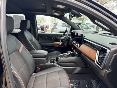 Used 2024 GMC Canyon AT4 AWD/4WD image 18