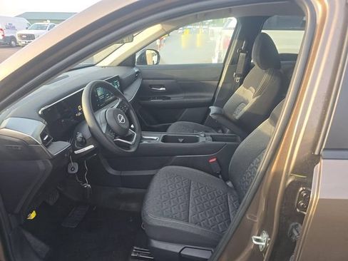 Used 2026 Nissan Kicks SV FWD image 6