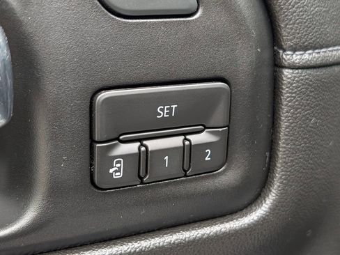 Used 2020 GMC Sierra 1500 SLT w/ SLT Convenience Package AWD/4WD image 38
