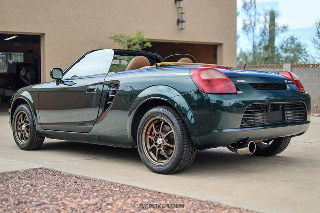 Used 2002 Toyota MR2 RWD image 6