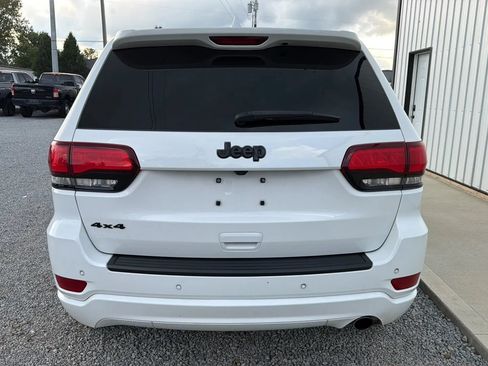 Used 2021 Jeep Grand Cherokee Laredo X AWD/4WD image 3