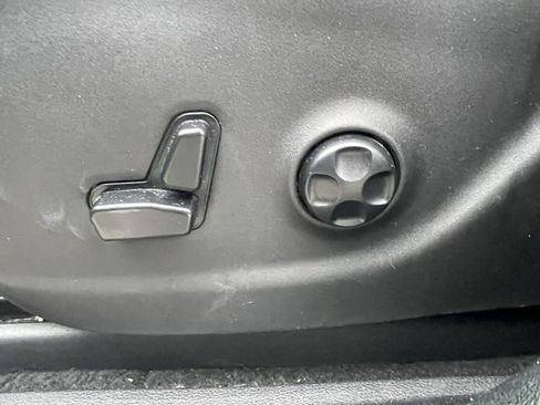 Used 2020 Jeep Cherokee Limited image 27