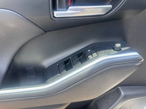 Used 2023 Toyota Highlander XLE FWD image 13