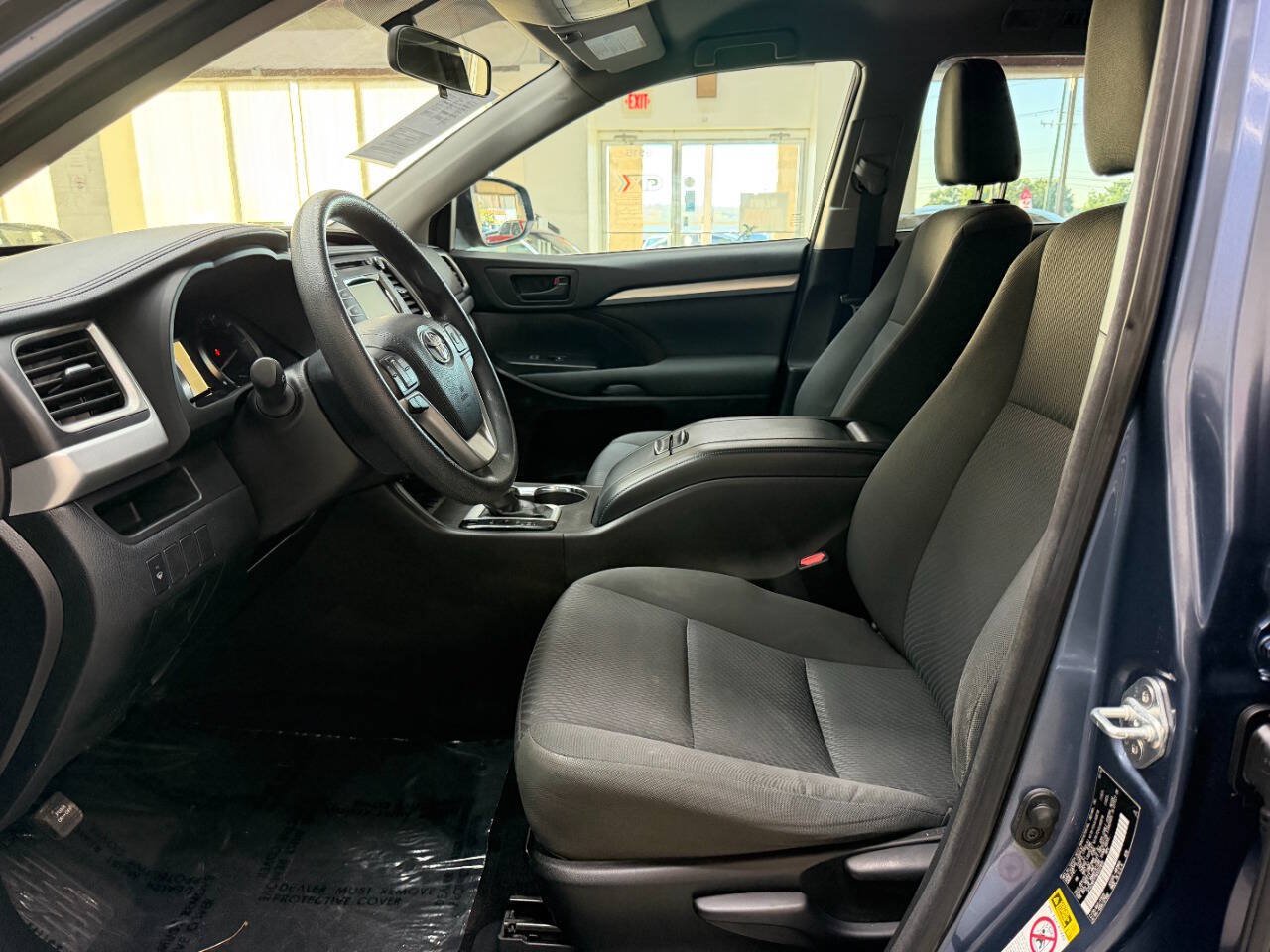 Used 2016 Toyota Highlander LE FWD image 11