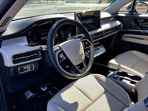 New 2026 Lincoln Corsair Premiere image 6